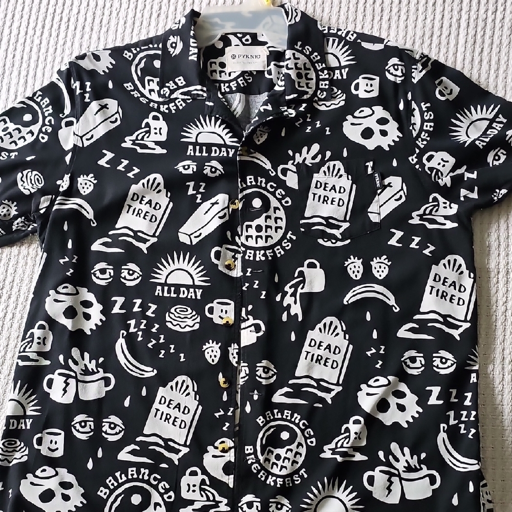 Pirkinu Black & White Graphic Short-Sleeve Button-Down Shirt